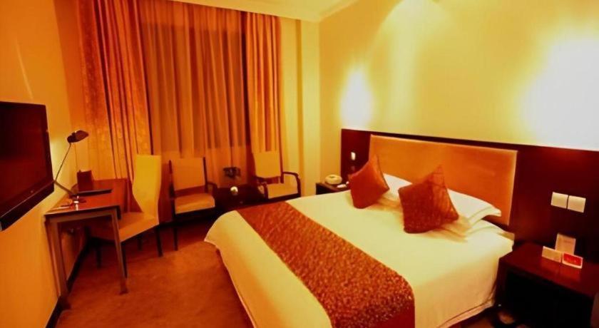 Elegance Bund Hotel Shanghai Bagian luar foto